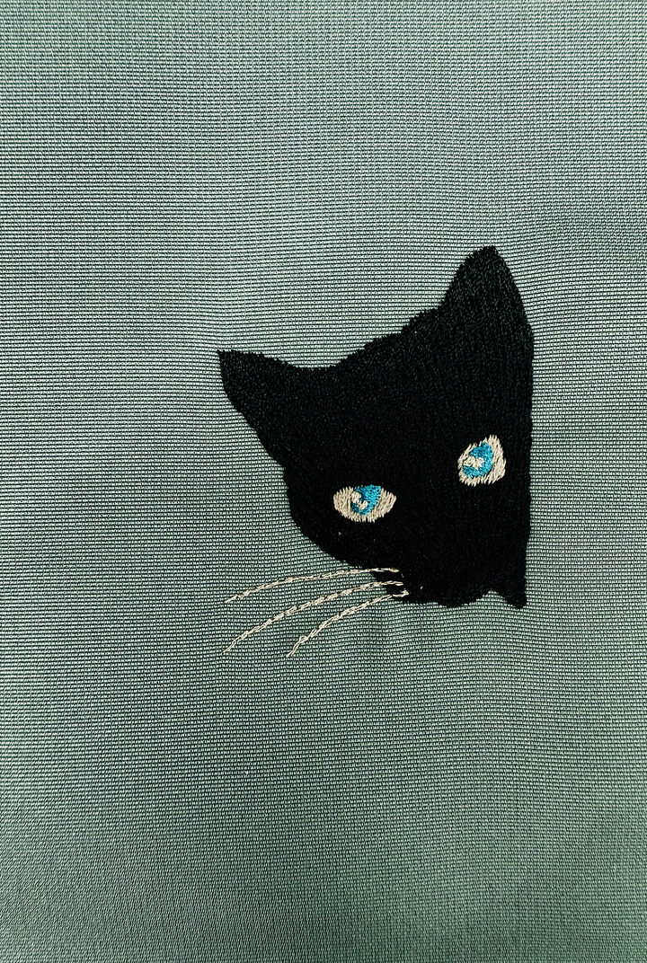 半衿/猫刺繍