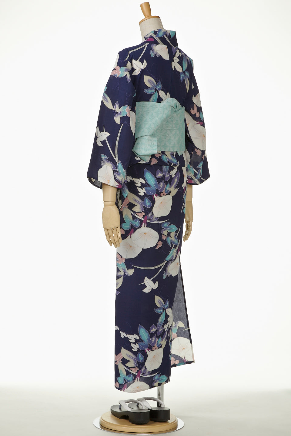 美品⭐︎浴衣　撫松庵　ぶしょうあん　黒地　花柄　蝶　ダリア　ピンク 美品⭐︎浴衣 撫松庵 ぶしょうあん 黒地 花柄 蝶 ダリア ピンク
